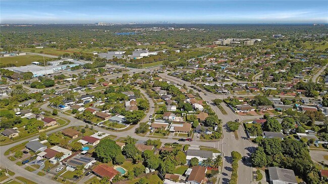 Building Photo - 15440 SW 102nd Pl