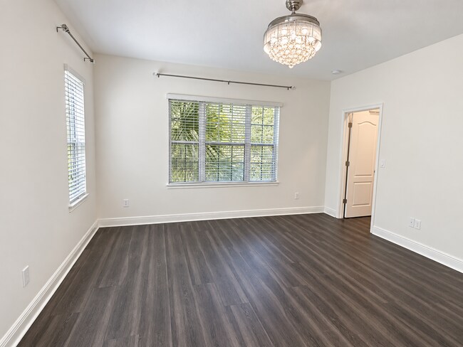 Building Photo - 6603 Calamondin Dr