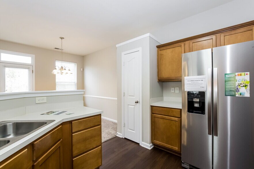 Building Photo - 2713 Forest Grove Ct