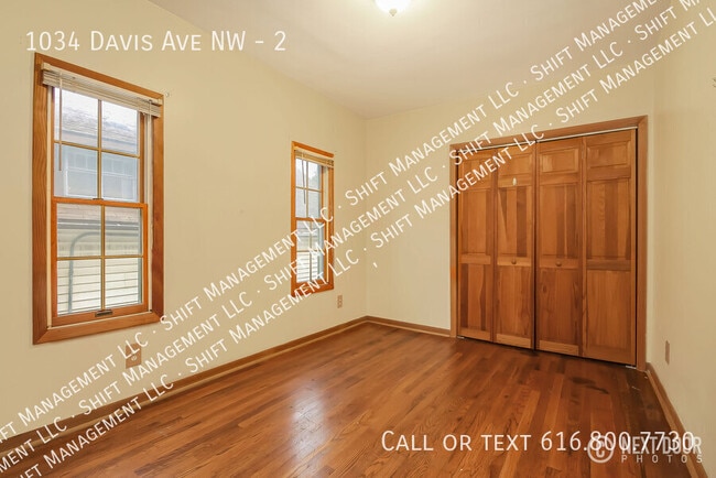Building Photo - 1034 Davis Ave NW