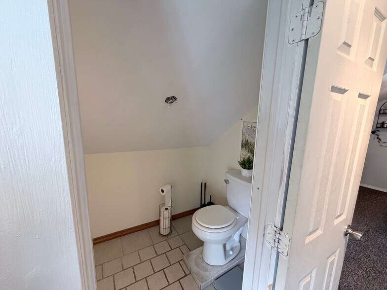 Building Photo - 1202 Churchill Ave