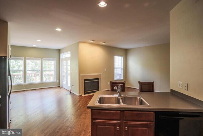 Building Photo - 6513 Trask Terrace