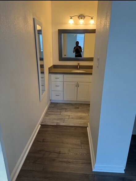 Building Photo - 6113 Francine Dr