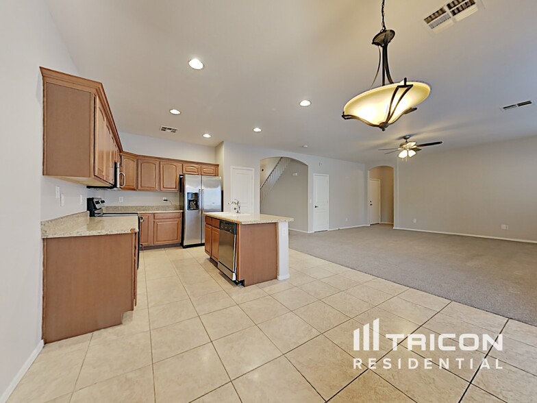 Building Photo - 23565 W Hidalgo Ave