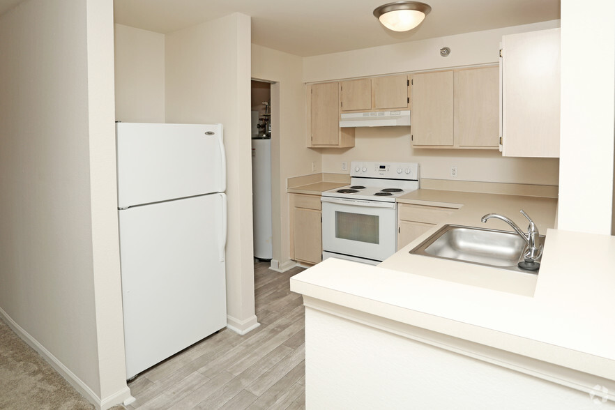 Kitchen - INDIAN LAKE VILLAGE APARTMENTS