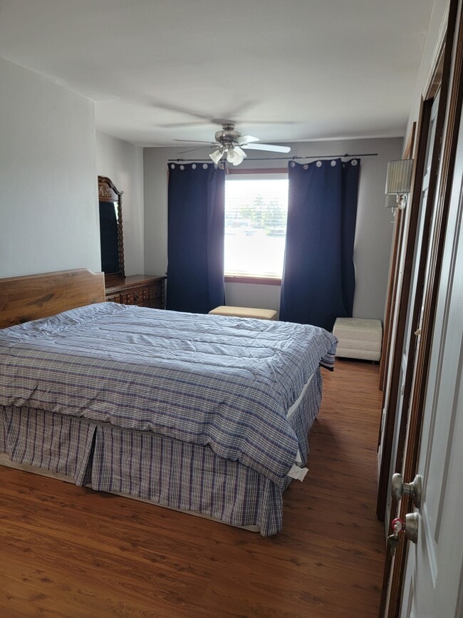 Building Photo - 417 Lakeview Ct
