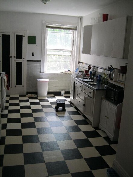 Building Photo - 22 Euston St