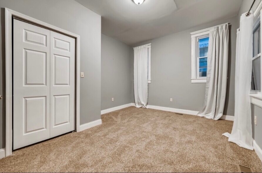 Building Photo - 2814 Montebello Ter