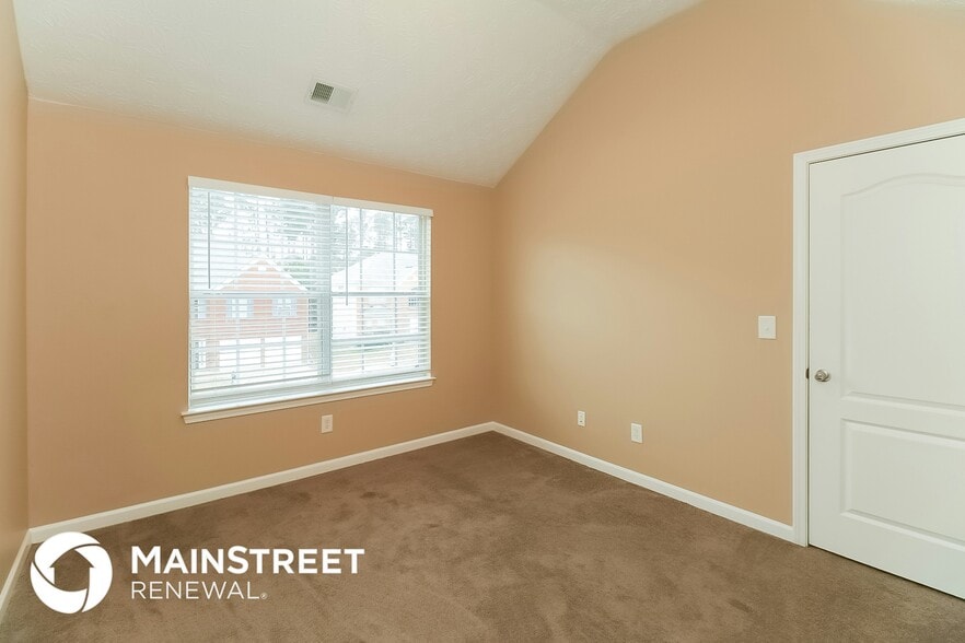 Building Photo - 6488 Snowden Dr