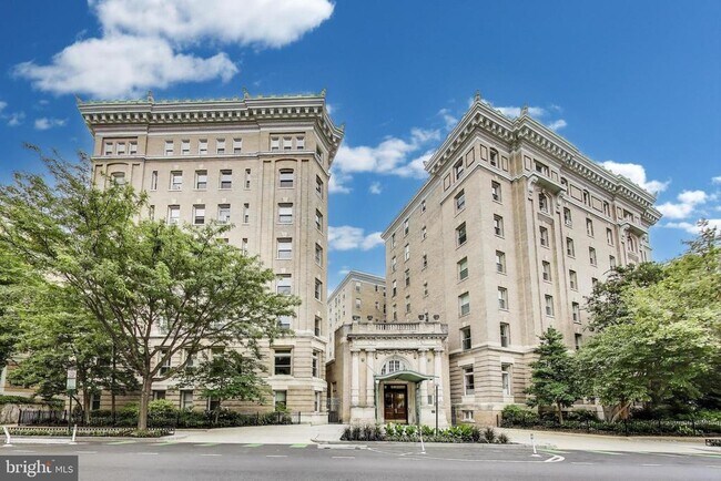 Building Photo - 2022 Columbia Rd NW