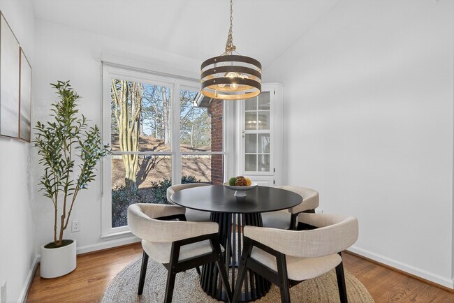 Building Photo - 1002 Cupp Ln