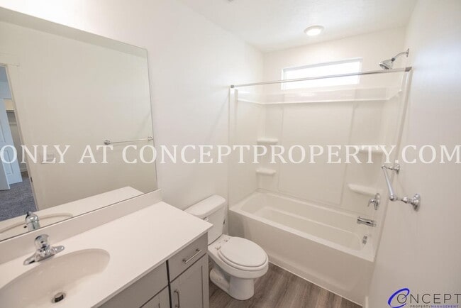 Building Photo - Brand-New Beautiful Spacious Modern Townhome in Lehi with Luxury Finishes & Prime Amenities