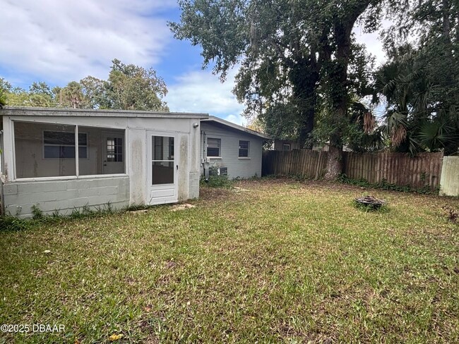 Building Photo - 724 Greenway Pl