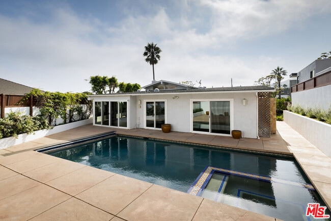 Building Photo - 3818 Seahorn Dr