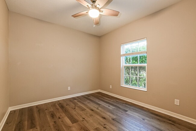 Building Photo - 9808 Kinmore Dr