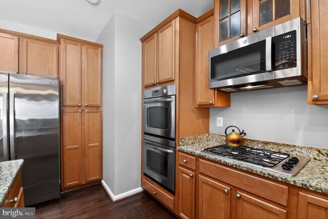 Building Photo - 2102 Congresbury Pl