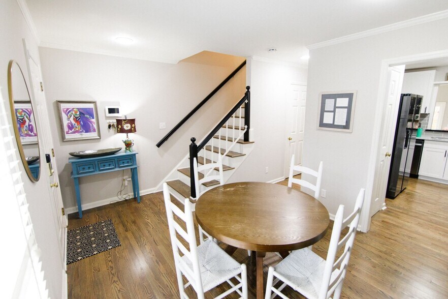 Building Photo - 510 N Poplar St