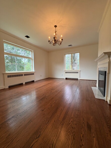 Master bedroom - has ensuite and many closets - 5553 Little Falls Rd