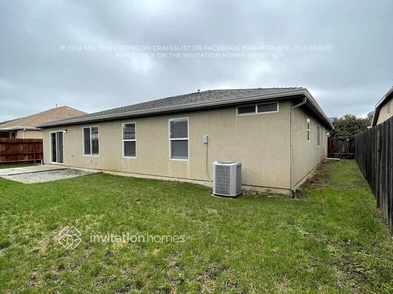 Building Photo - 3461 Presley Ave