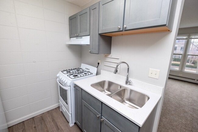 Building Photo - Pillsbury Apartments | 2200