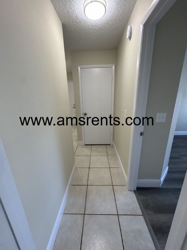 Building Photo - 1080 Hali Ridge Ct
