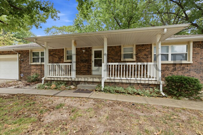 Building Photo - 428 Peach Tree Ln