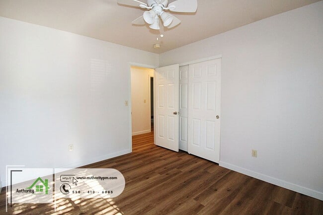 Building Photo - 2882 Sandstone Dr