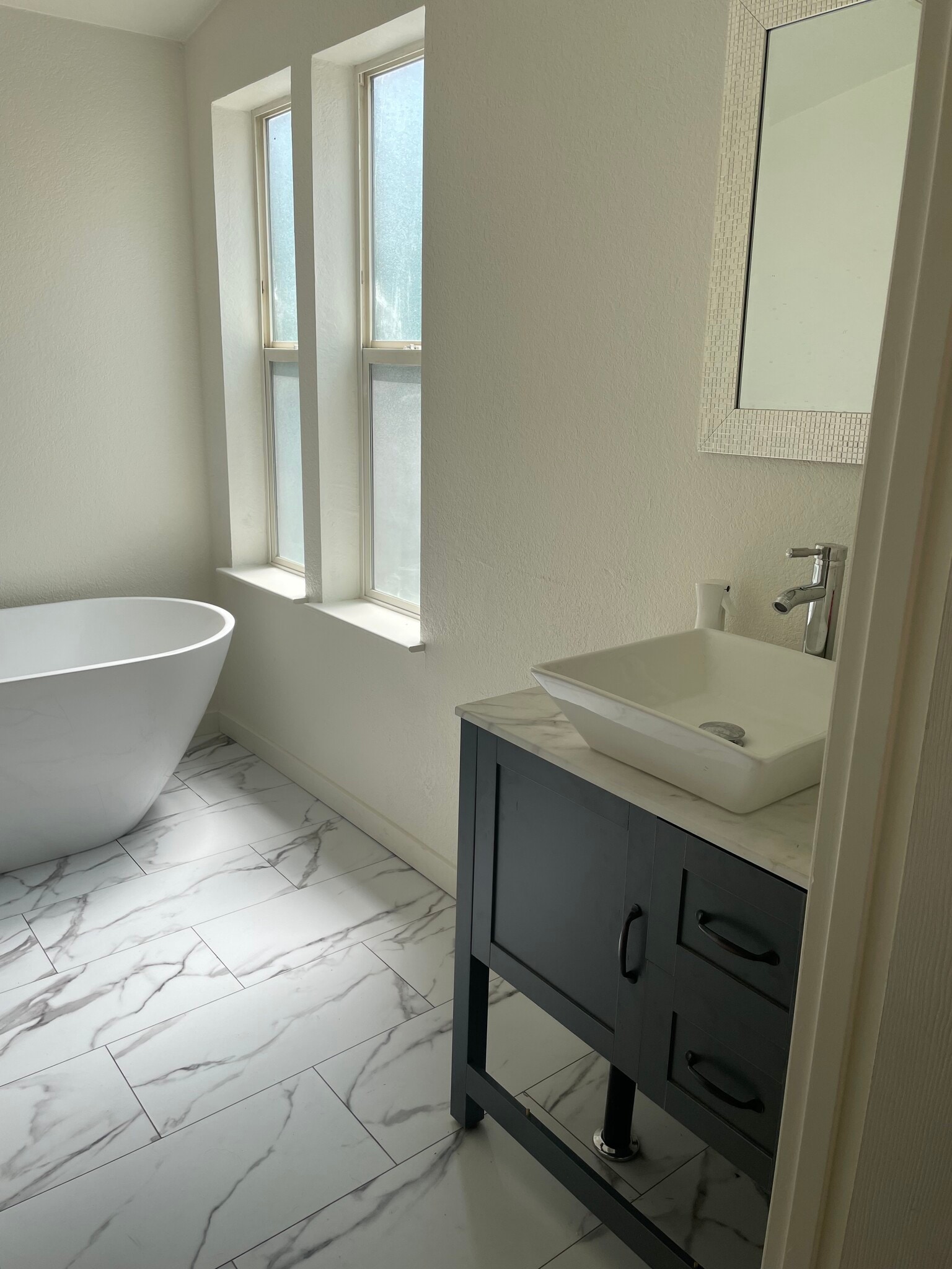 Building Photo - 3360 N Topanga Canyon Blvd