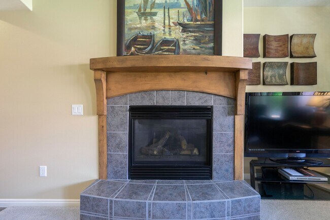 Building Photo - Fully Furnished 3 Bedroom Home In Coral Canyon With Community Amenities