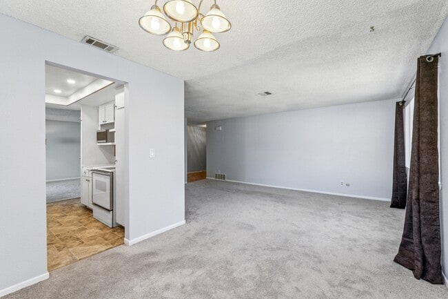 Building Photo - 1508 W Elm Pl