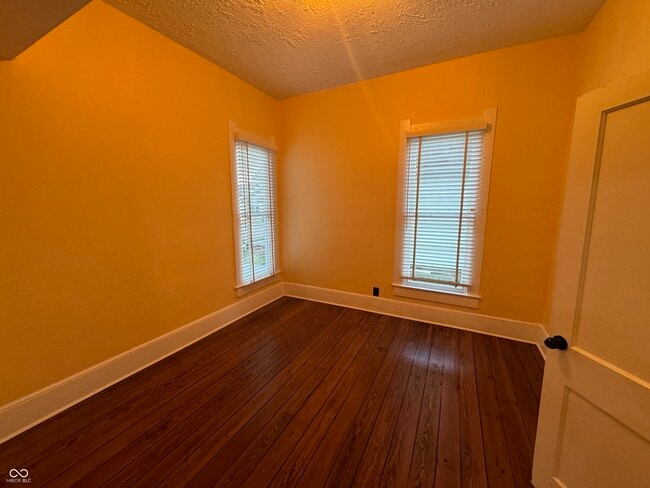 Building Photo - 449 Yandes St