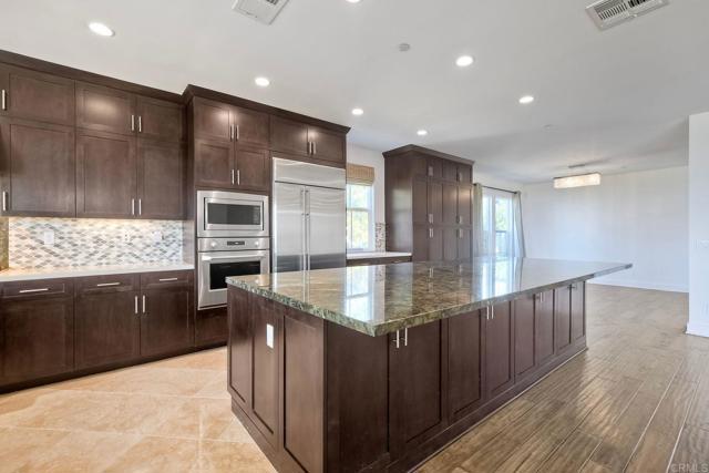 Building Photo - 888 Channel Island Dr