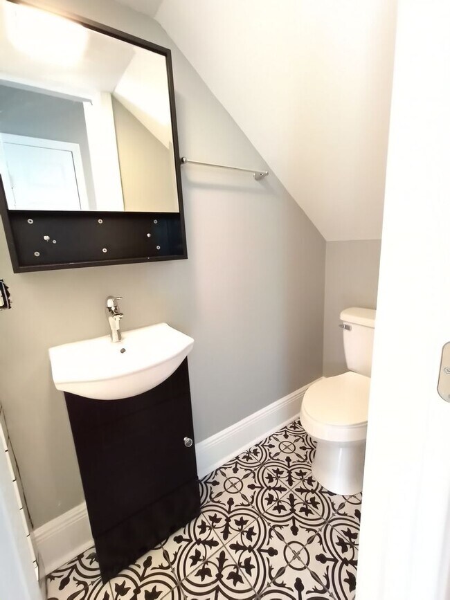 Building Photo - General Ogden