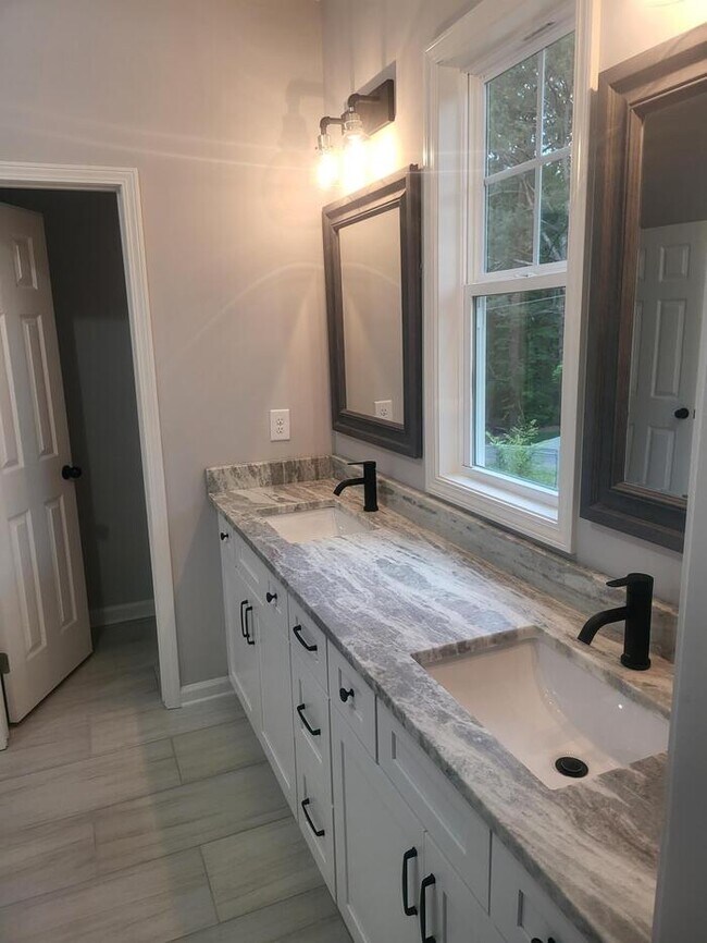 Building Photo - Brand New 3 Bedroom House in Lilburn