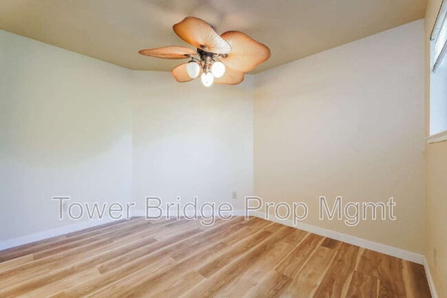 Building Photo - 1019 Dornajo Way
