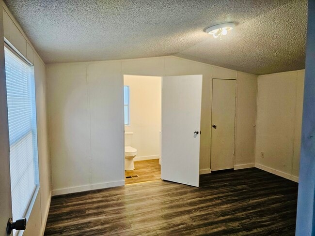 Building Photo - 3913 Carlyss Dr