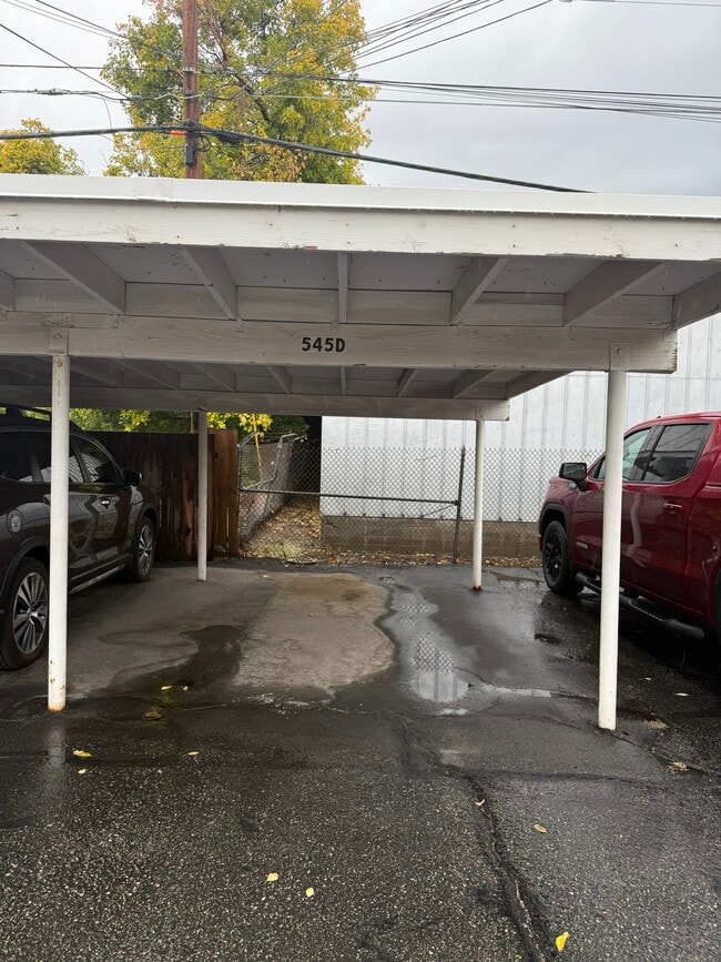 Building Photo - 545 Stringham Ave