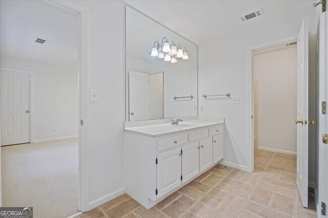 Building Photo - 80 Cliffcreek Trce NE