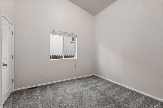 Building Photo - 2556 Hannah Ridge Dr