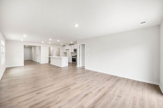 Building Photo - 115 Broadtree Cir
