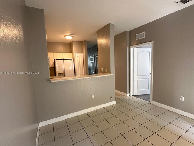 Building Photo - 1692 SE 29th Ct