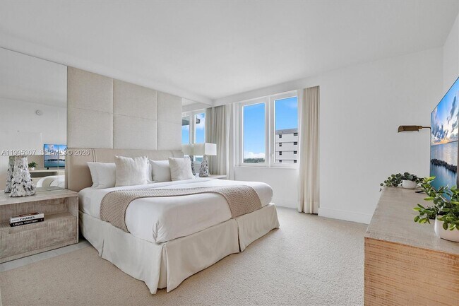 Building Photo - 102 24th St