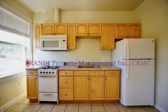 Building Photo - 1607 Fifth Ave