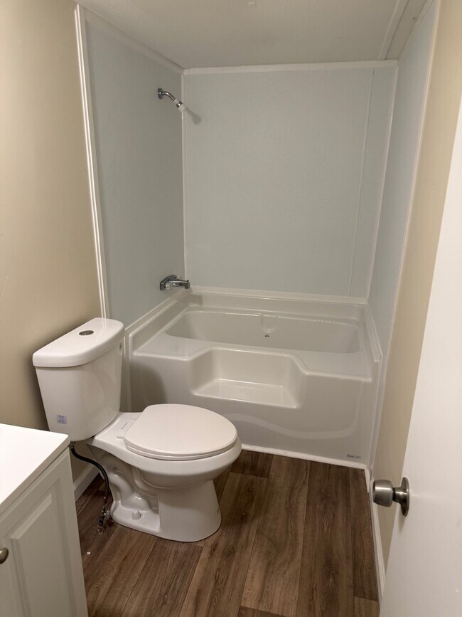 Building Photo - 381 Old Hickory Ln