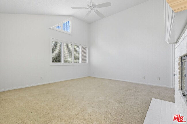 Building Photo - 18730 Hatteras St