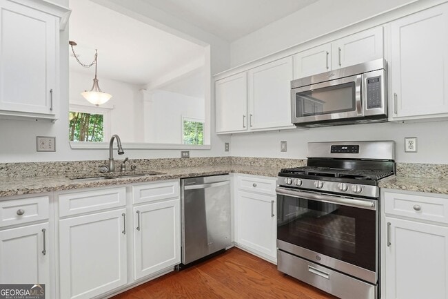 Building Photo - 513 Stepney Ct SE