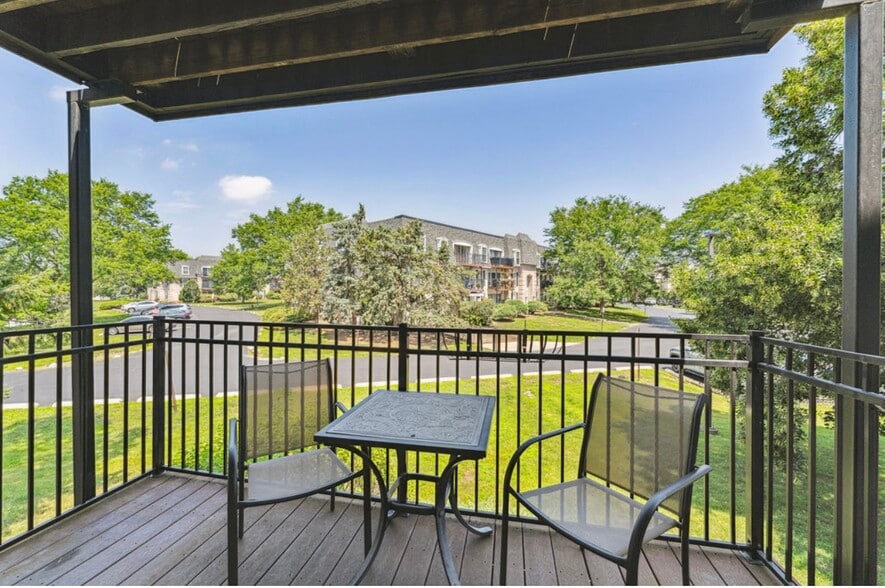 Building Photo - 5400 Carriageway Dr