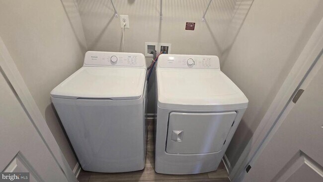 Building Photo - 36 Canning Rd