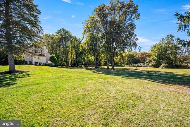Building Photo - 401 Alderbrook Dr