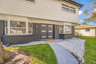 Building Photo - 4622 Bay Crest Dr